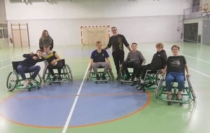 Atelier Rugby Fauteuil avec les jeunes du quartier de Neuville lès Dieppe.